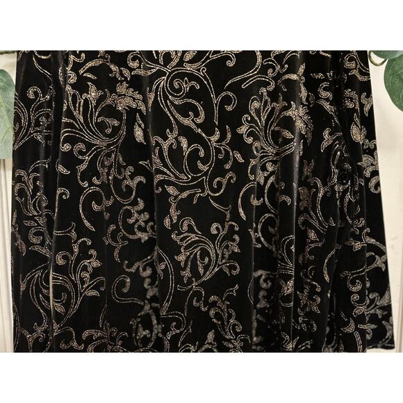 Notations Cardigans Women’s
Formal Black Burnout Floral Long Sleeve 1X Jacket - Picture 10 of 16